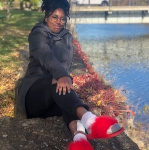 Meet your Posher, Roxanne